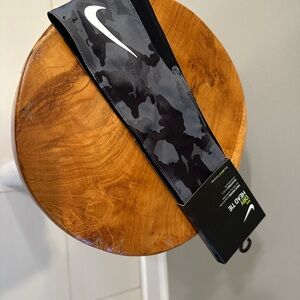 Nike Black and Gray Dry Head Tie